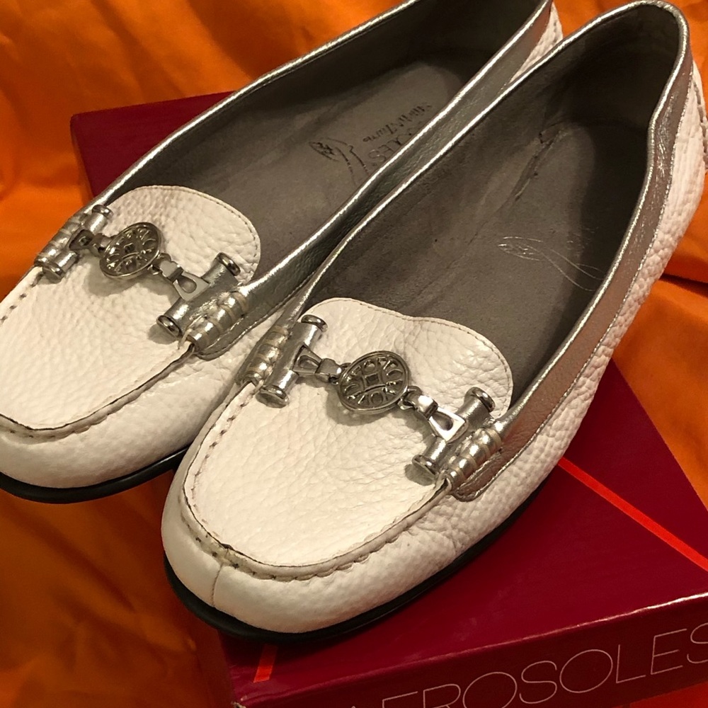Aerosols loafers